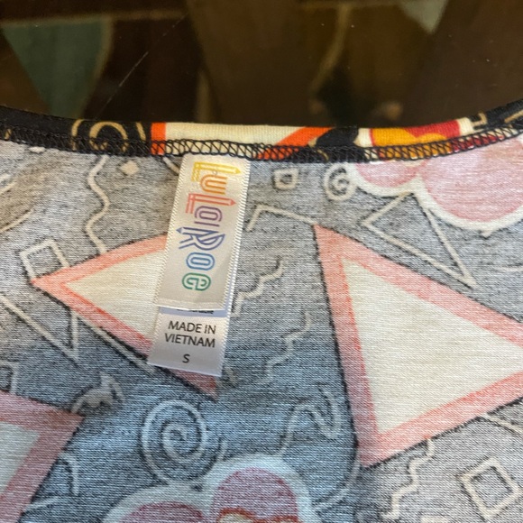 LuLaRoe Minnie Top - Picture 2 of 3